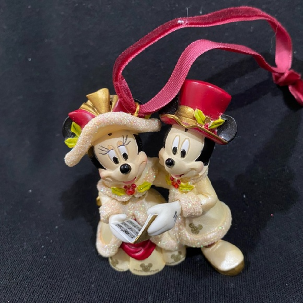 Disney Victorian Mickey/Minnie Christmas Caroling Ornament…H 2 1/2” L‎ 2 3/8”